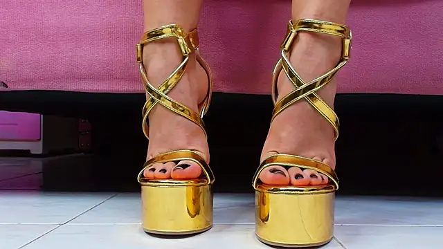 Snapshot of AuroraSim chatting on 11-07-25, 01:04 AuroraSim online show from 11-07-25, 01:04