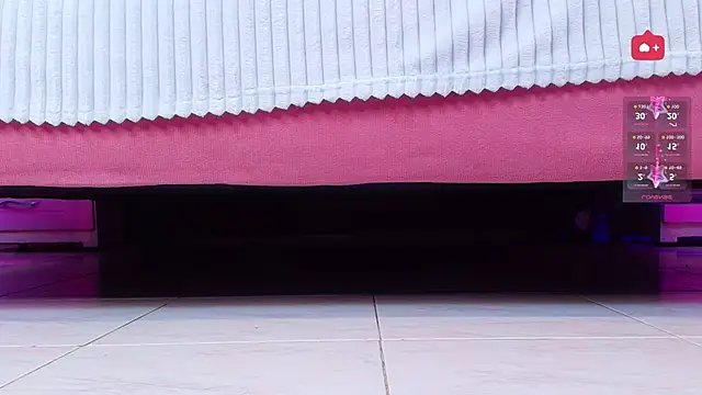 Snapshot of AuroraSim chatting on 11-17-25, 01:26 AuroraSim online show from 11-17-25, 01:26