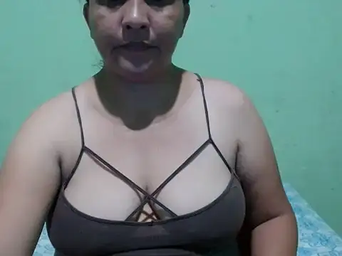 Snapshot of sonia__milk chatting on 05-23-26, 11:59 sonia milk online show from 05-23-26, 11:59