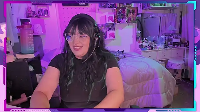 MegariaB online show from 10-31-25, 04:09