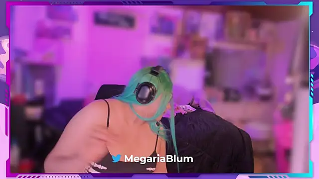 MegariaB online show from 11-28-25, 04:23