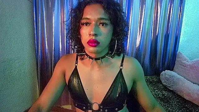 Snapshot of angelsdustxxx chatting on 06-05-26, 05:01 angelsdustxxx online show from 06-05-26, 05:01