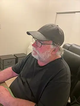 Drummajor online show from 11-18-25, 04:16