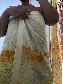 Snapshot of Annstella chatting on 02-21-25, 01:33 Annstella online show from 02-21-25, 01:33