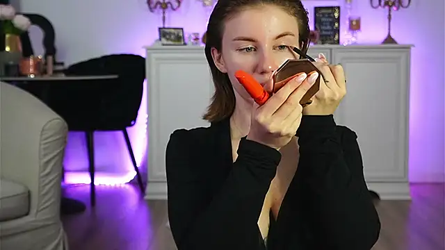 ivyleague  online show from 11-01-25, 03:35