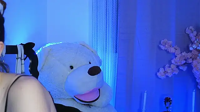 ivyleague  online show from 03-16-26, 06:21