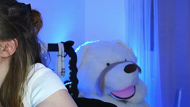 ivyleague  online show from 03-21-26, 06:23