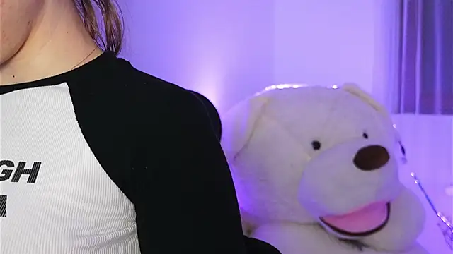 ivyleague  online show from 02-25-26, 06:08