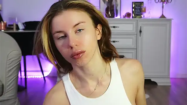 ivyleague  online show from 10-28-25, 05:18