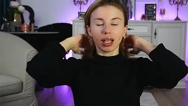 ivyleague  online show from 11-02-25, 03:55