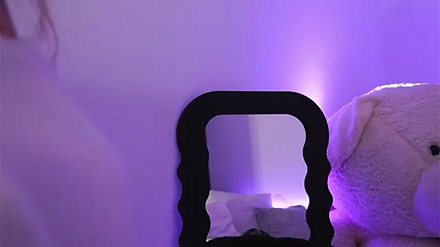 Snapshot of ivyleague_ chatting on 02-23-26, 06:19 ivyleague online show from 02-23-26, 06:19