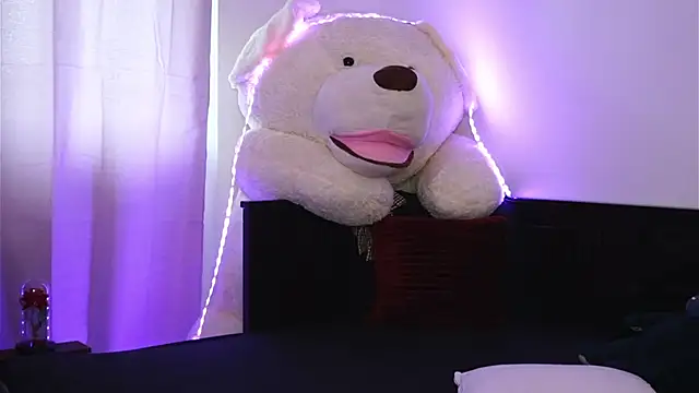 ivyleague  online show from 04-21-26, 03:40