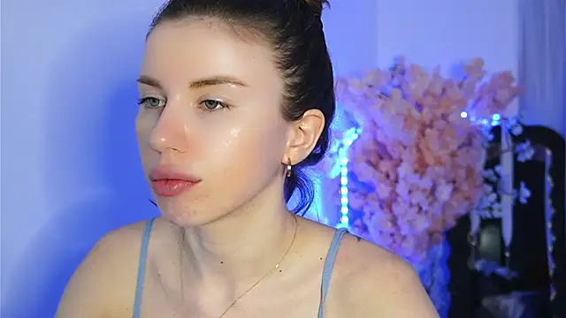 ivyleague  online show from 03-25-26, 06:18