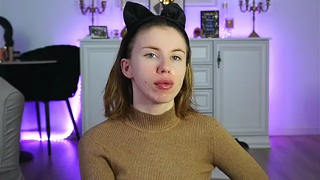 ivyleague  online show from 11-03-25, 03:34