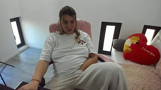 Dyana Kaylinn online show from 04-07-26, 04:58