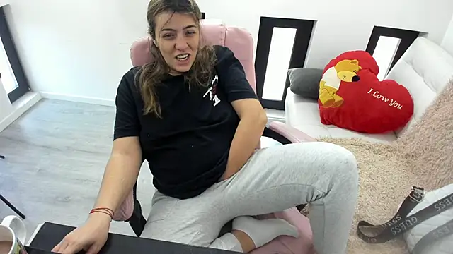 Dyana Kaylinn online show from 04-10-26, 04:30