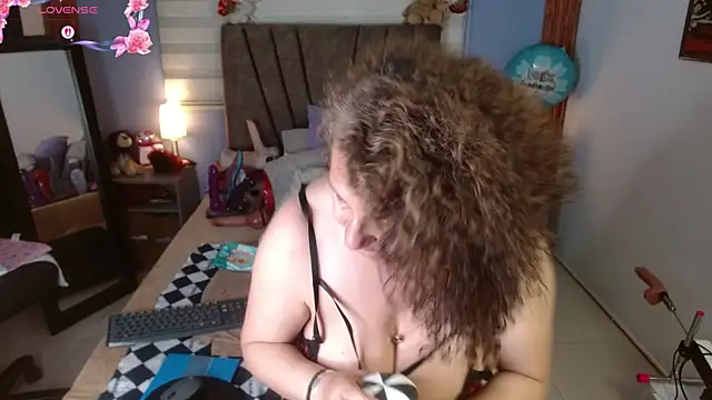 Nadia 84 online show from 06-09-26, 07:26