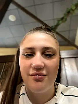 Snapshot of JessiMur chatting on 09-18-25, 07:44 JessiMur online show from 09-18-25, 07:44