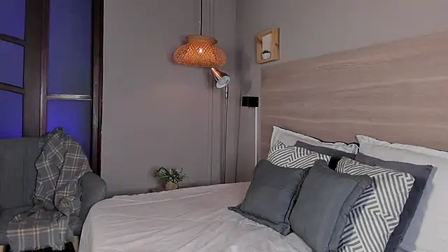 nayah   online show from 02-20-26, 08:00