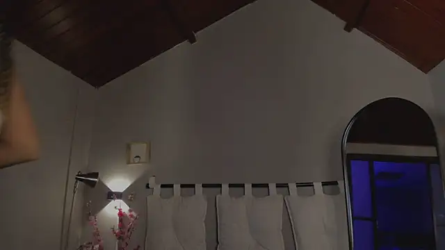 nayah   online show from 03-04-25, 01:45