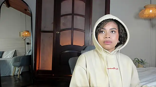 nayah   online show from 02-19-26, 08:17