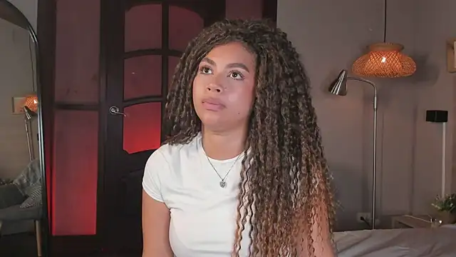 nayah   online show from 02-12-26, 07:57