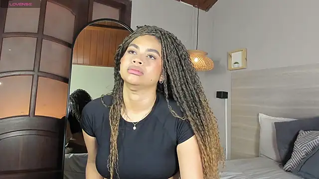 nayah   online show from 04-14-26, 09:09