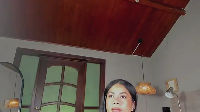 nayah   online show from 12-17-25, 07:41