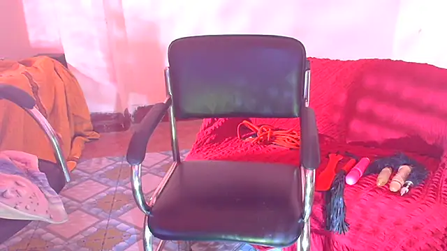 Snapshot of SnoowForYou chatting on 06-10-26, 02:46 SnoowForYou online show from 06-10-26, 02:46