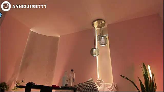 Snapshot of angeline-777 chatting on 05-11-26, 11:22 angeline-777 online show from 05-11-26, 11:22