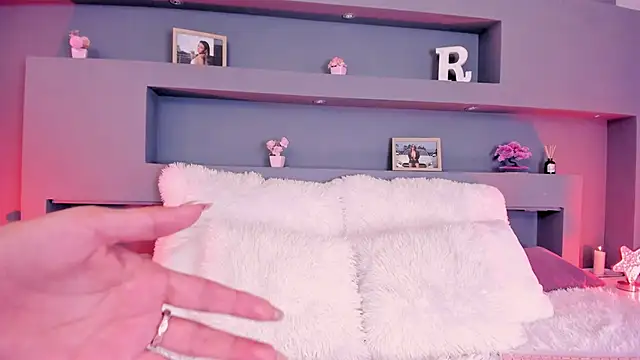 rosemonrooe online show from 09-22-25, 02:23