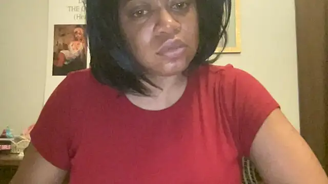 Snapshot of MommyConfident chatting on 07-03-26, 05:03 MommyConfident online show from 07-03-26, 05:03