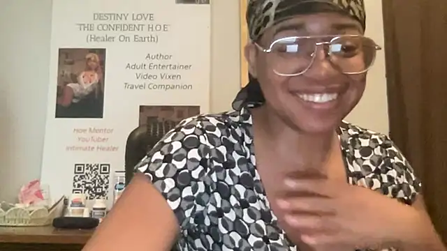 MommyConfident online show from 06-07-26, 07:41