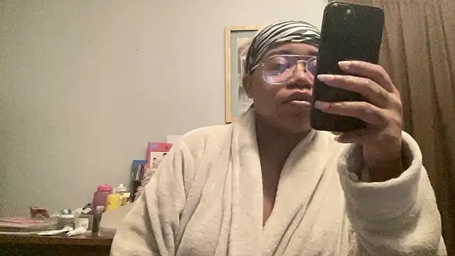 MommyConfident online show from 01-10-26, 10:49