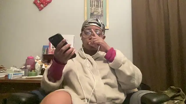 MommyConfident online show from 12-21-25, 02:24