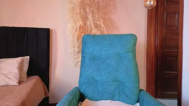 Devil Sara online show from 10-23-25, 01:21