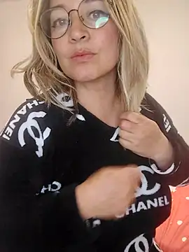 Devil Sara online show from 04-14-26, 04:50