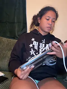 VanessaBling online show from 10-30-25, 02:54