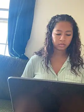 VanessaBling online show from 11-08-25, 04:21