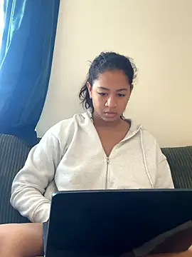 VanessaBling online show from 01-14-26, 04:10