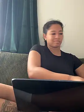 VanessaBling online show from 12-16-25, 03:16