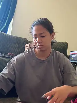 VanessaBling online show from 10-29-25, 01:43