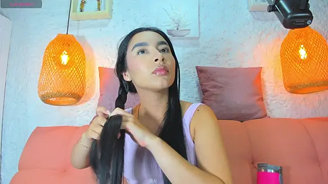 Snapshot of emiily_s chatting on 10-01-25, 12:09 emiily s online show from 10-01-25, 12:09