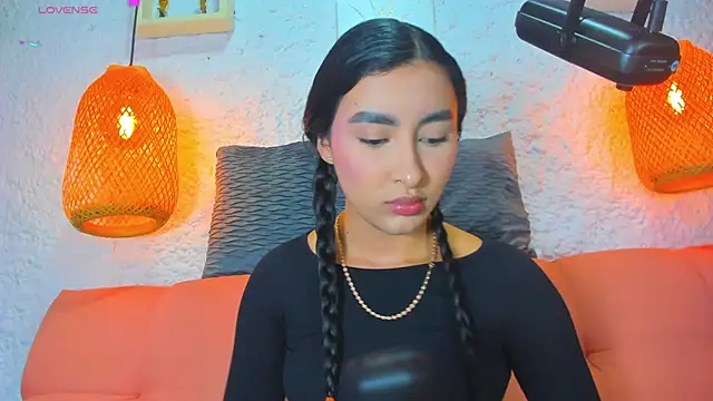 Snapshot of emiily_s chatting on 09-26-25, 12:12 emiily s online show from 09-26-25, 12:12