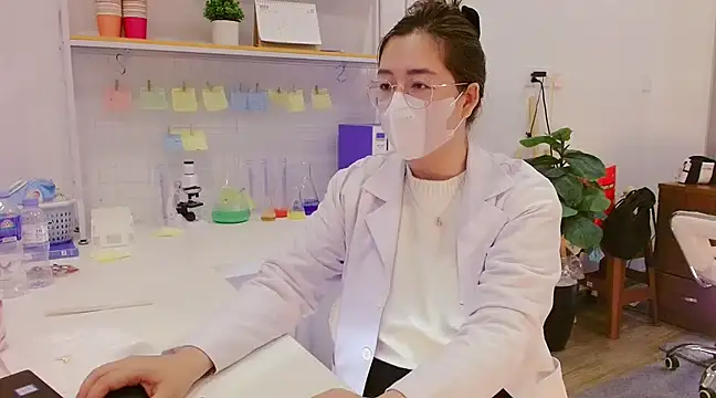 Snapshot of Alisa_Hotfeeling chatting on 02-27-25, 02:35 Alisa Hotfeeling online show from 02-27-25, 02:35