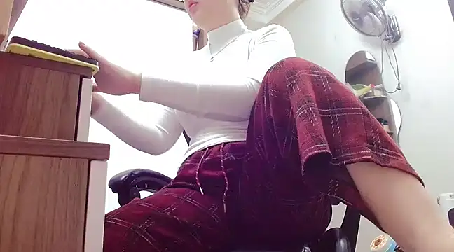 Snapshot of Alisa_Hotfeeling chatting on 03-02-25, 01:58 Alisa Hotfeeling online show from 03-02-25, 01:58