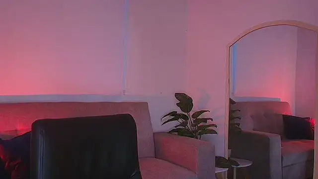 Valengarcia  online show from 11-28-25, 10:21