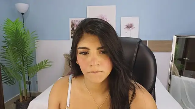 maiaa ruiz online show from 06-10-26, 05:47