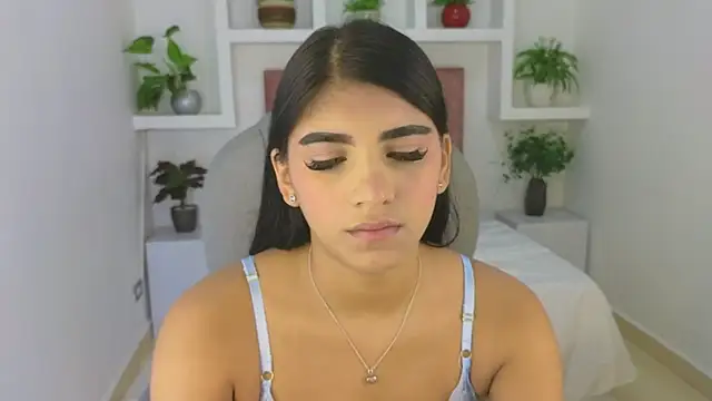 maiaa ruiz online show from 05-13-26, 01:51