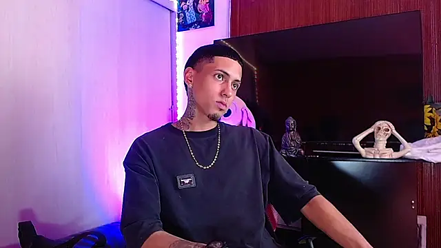 Liam lee online show from 12-04-25, 06:29